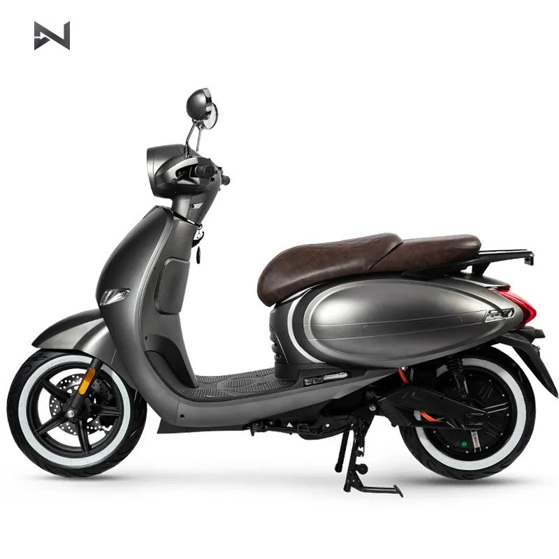 Scuter Electric N-Moto LX06 Verde – Motor BOSCH 2300W, Viteză 25 km/h, Fără Permis, Dimensiuni 1865x700×1113mm, Greutate 90Kg, Autonomie 60 km, Baterie Lithium 60V, COC & EEC + Carte Rar (CIV) + Cadou Tricou N-Moto